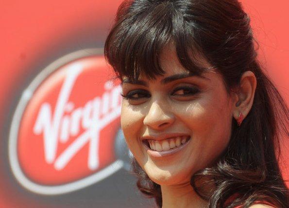 L'acrice de Bollywood Génélia D'Souza est la nouvelle égérie de Virgin Mobile India