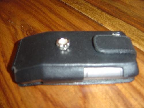 Test de la housse cuir Noreve pour le HTC Hero