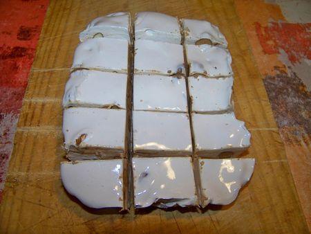 de bons nougats et de délicieux cookies!!! ça vous dit? 102_8635