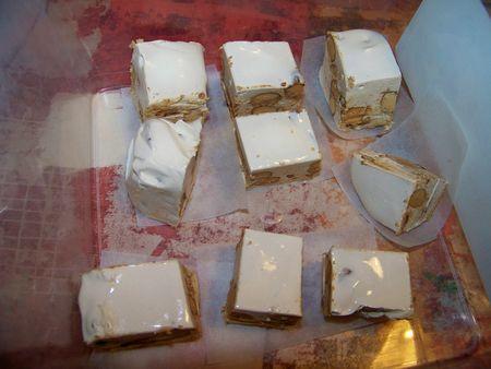 de bons nougats et de délicieux cookies!!! ça vous dit? 102_8636