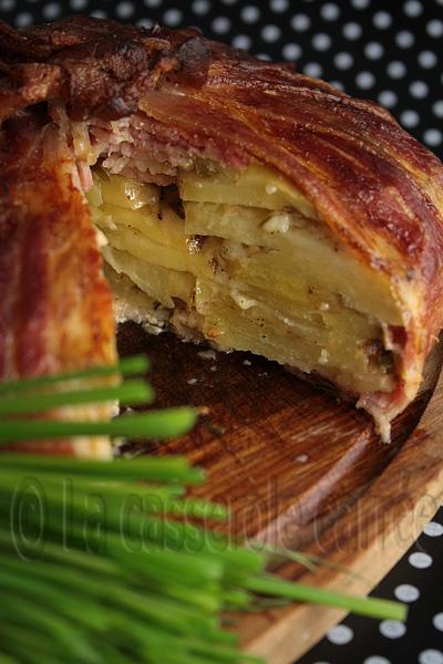 Tarte aux pommes de terre et cheddar en croûte de bacon fumé à l'érable