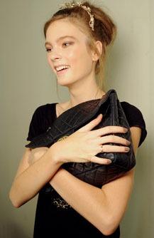 chanel_defile_2010 T’a pas ton 505 ?