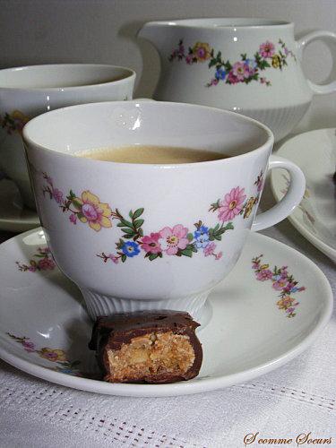 Mini barres chocolatées aux gavottes et cacahuètes DSCF8419