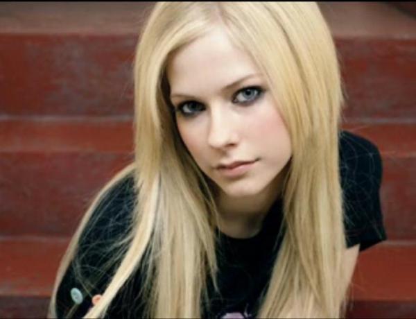 Avril Lavigne fait la bande son d'Alice au pays des Merveilles