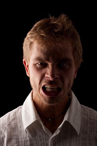 comment réagir avec calme face aux agressions verbales Comment faire face au mépris des gens avec calme ?