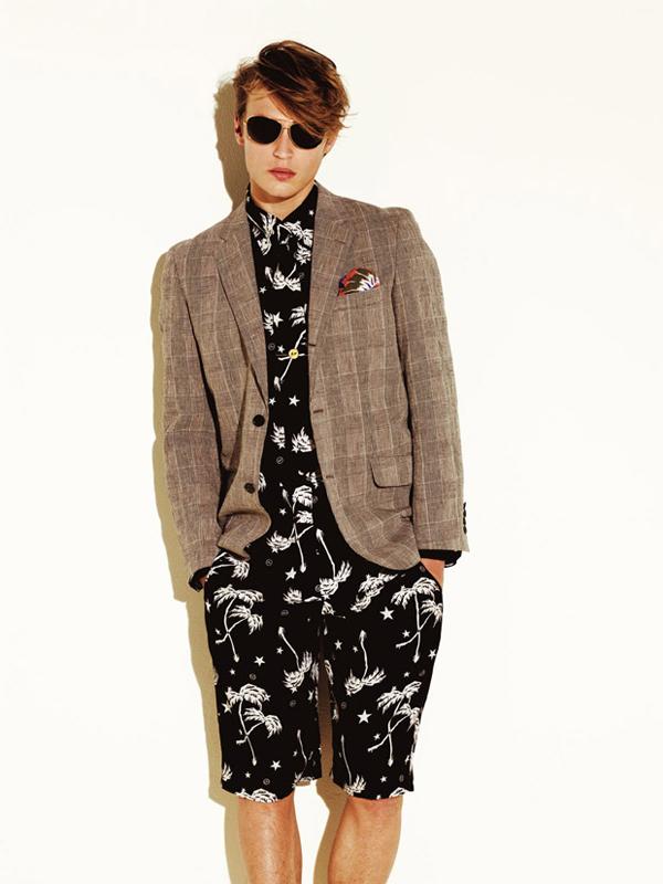 UNIFORM EXPERIMENT – S/S 2010 COLLECTION LOOKBOOK UNIFORM EXPERIMENT – S/S 2010 COLLECTION LOOKBOOK