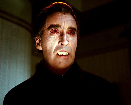 Les meilleurs Dracula (et les pires ?) Christopher-Lee-Dracula
