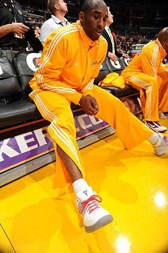 Vidéo du jour : Kobe Bryant rejoint Didier Drogba kobe-bryant-lace-up-save-life.jpg