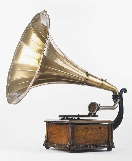 ARTS SONORES, PLATINES PLASTIQUES http://zsterling.files.wordpress.com/2008/04/gramophone.jpg