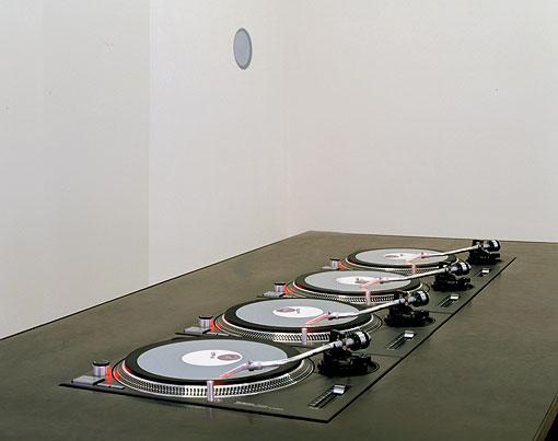 ARTS SONORES, PLATINES PLASTIQUES http://www.carstennicolai.com/d/works/img/bausatz_noto.jpg