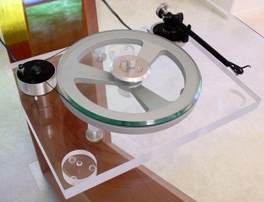 ARTS SONORES, PLATINES PLASTIQUES http://www.synthtopia.com/content/wp-content/uploads/2008/04/diy-turntable.jpg