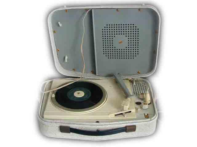 ARTS SONORES, PLATINES PLASTIQUES http://www.alienor.org/ARTICLES/scooters/images/tourne_disque.jpg