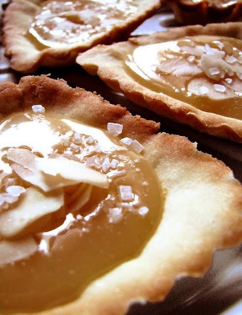 Tartelettes au caramel à la fleur d'oranger Tartelettes au caramel à la fleur d'oranger