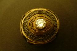 NFL - Wembley - 2009 055 La bague des vainqueurs du Super Bowl