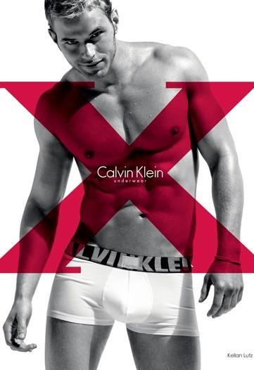 Kellan Lutz: il porte si bien du Calvin Klein!