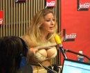 Loana montre ses seins sur France Inter : Voir la vidéo