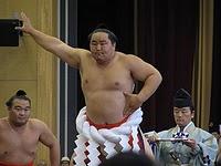 Le monde du sumo en ébulliton