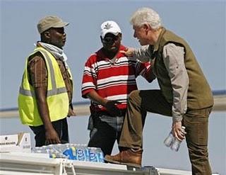 Bill Clinton est désigné coordonnateur de l'aide internationale aux victimes du séisme du 12 janvier