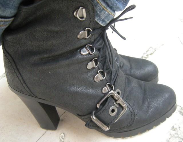 Petit tour dans mon jardin...
Charlotte : ... Petit tour dans mon jardin...
Charlotte : ...