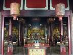 Dans le temple Vihara Gunung Timur