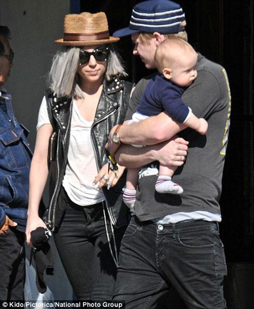 Lady GaGa en photo avec sa fréquentation! Lady GaGa en photo avec sa fréquentation!