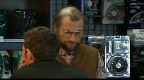 Caméra cachée : François l’embrouille en vendeur informatique françois l'embrouille vendeur informatique