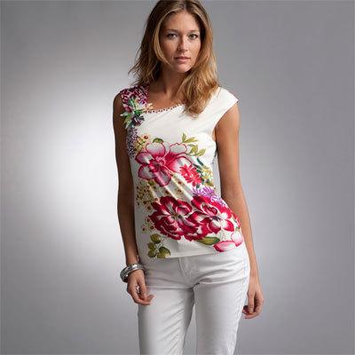 T-shirt encolure asymétrique