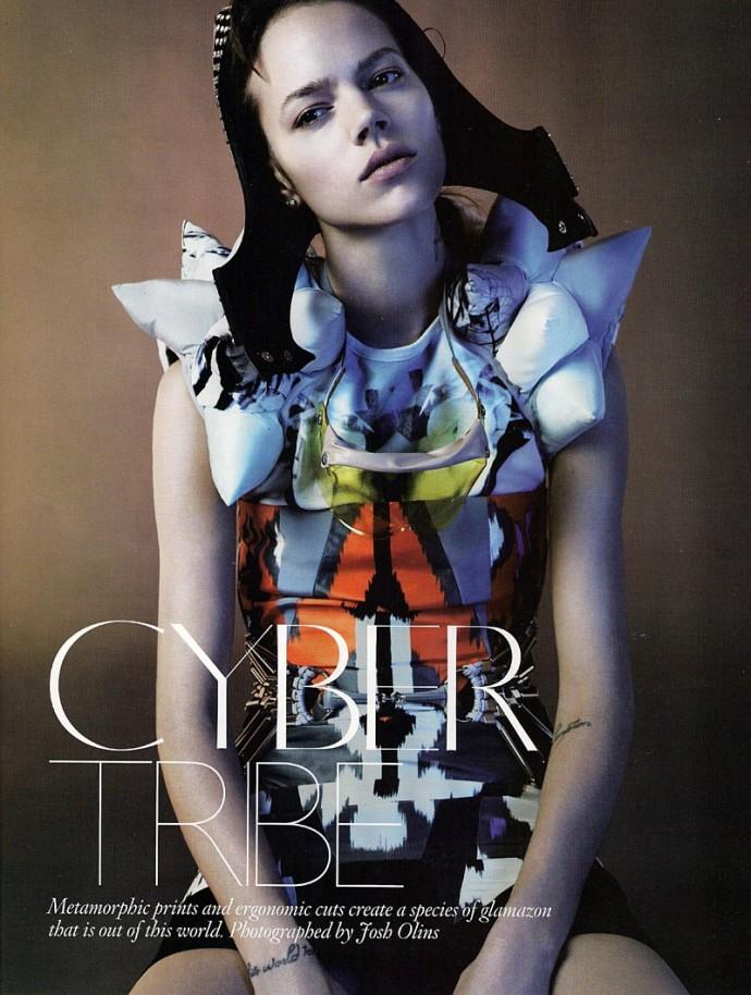 Freja Beha Erichsen par Josh Olins pour la magazine Cyber Tribe