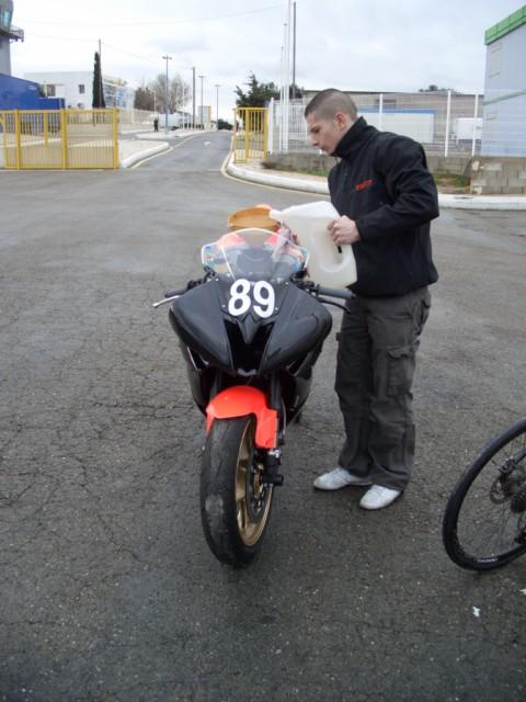 Premiers tours de roues pour Axel et sa R6 Premiers tours de roues pour Axel et sa R6