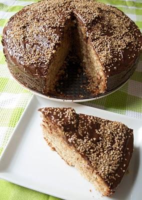 Gâteau moelleux au sésame et à la cacahuète