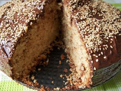 Gâteau moelleux au sésame et à la cacahuète