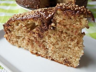 Gâteau moelleux au sésame et à la cacahuète