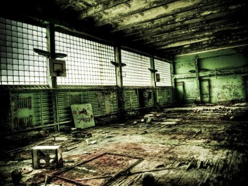 Chernobyl-Today-A-Creepy-Story-told-in-Pictures-school5.jpg