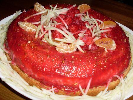 Couronne au nougat et aux fruits gros_plan