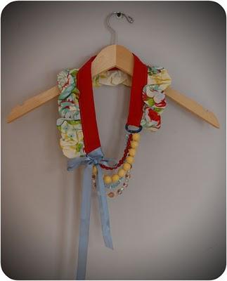 Mélange de tissu et de perles à la ..... Mélange de tissu et de perles à la .....