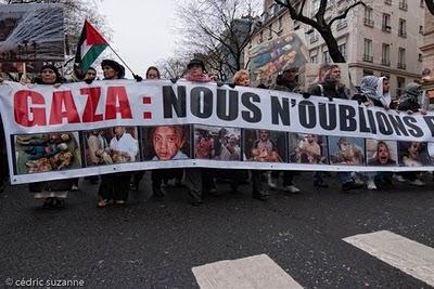 Une marche pour Gaza de la République à l'Opéra Une marche pour Gaza de la République à l'Opéra