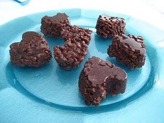 Mini-bouchées au chocolat noir et riz soufflé pour Valentin