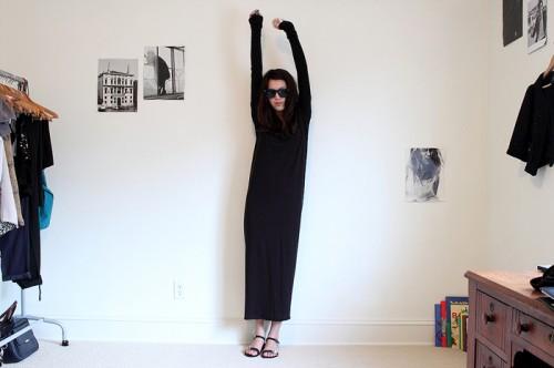 Le Printemps A Notre Porte robe_longue_droite_noire_2.jpg