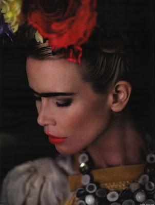 ✰ Claudia Schiffer en Frida Kahlo par Karl Lagerfeld ✰