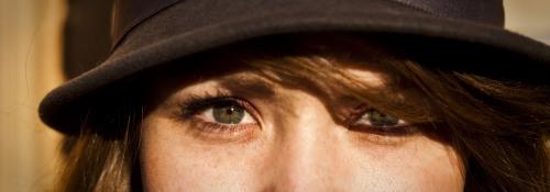 Blazer gris yeux Where are the swallows?