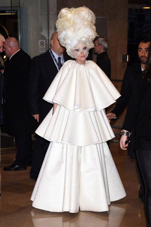 Lady GaGa sur le tapis rouge des Brits Awards