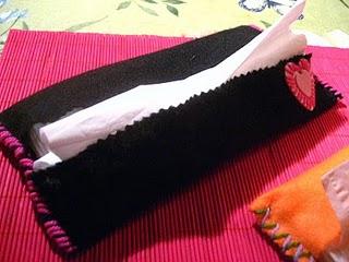 POCHETTE ROMÉO-VALENTIN-E POUR MOUCHOIRS - HANKIE HOLDER POCHETTE ROMÉO-VALENTIN-E POUR MOUCHOIRS - HANKIE HOLDER