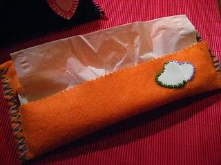 POCHETTE ROMÉO-VALENTIN-E POUR MOUCHOIRS - HANKIE HOLDER POCHETTE ROMÉO-VALENTIN-E POUR MOUCHOIRS - HANKIE HOLDER