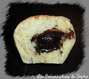Petits pains au lait vanillés fourrés chocolat pains-au-lait-vanilles-fourres--coupe.jpg