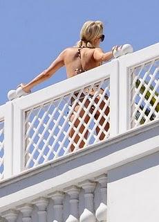 Paris Hilton en maillot de bain sexy