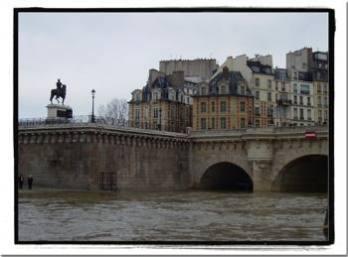 0paris Les vieux ponts neufs