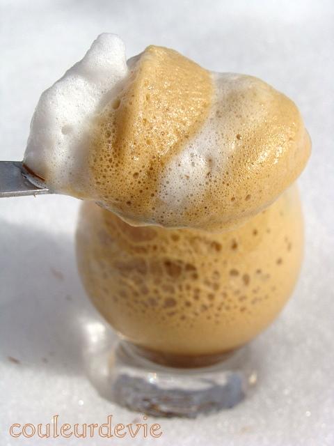 Mousseux de café glacé et son nuage de lait (au thermomix)