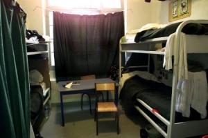 La prison, l'intolérable cellule_sante.jpg