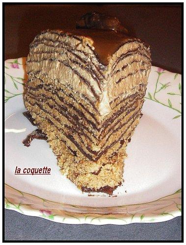 Gateau de crépes à la mousse aux noisettes et caramel au beurre salé. IMGP5107.JPG