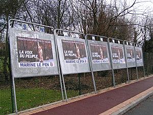 Connaissez vous la vignoble-attitude? Une girouette qui...... PICT0735.JPG